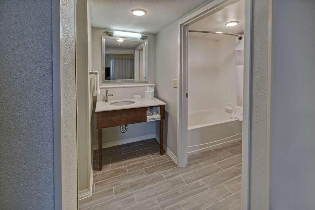 Hampton Inn & Suites Clermont Room photo